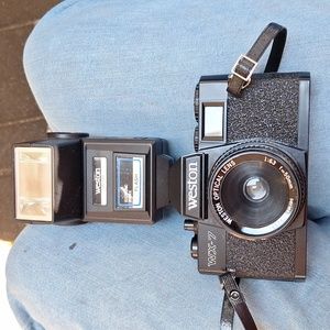 Vintage Weston 35mm wx7 with flash